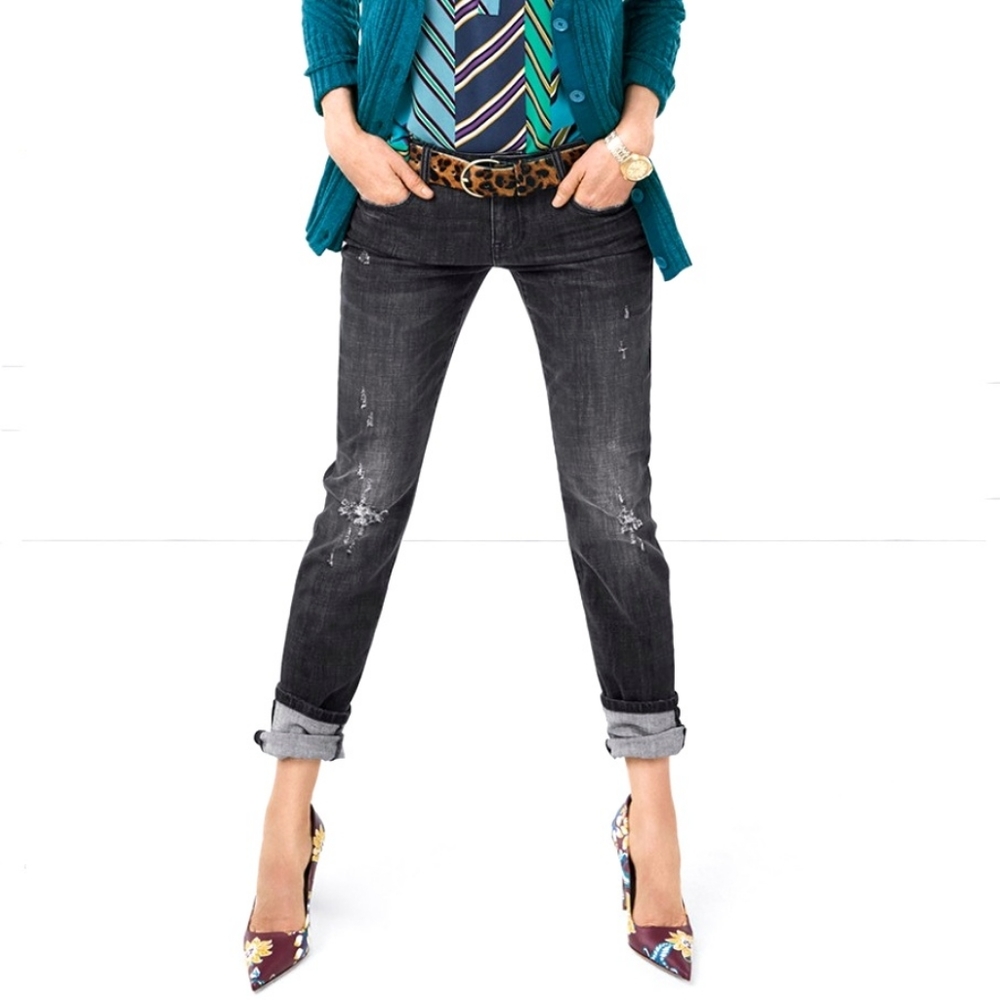 Cabi • Slim Boyfriend Distressed Jeans